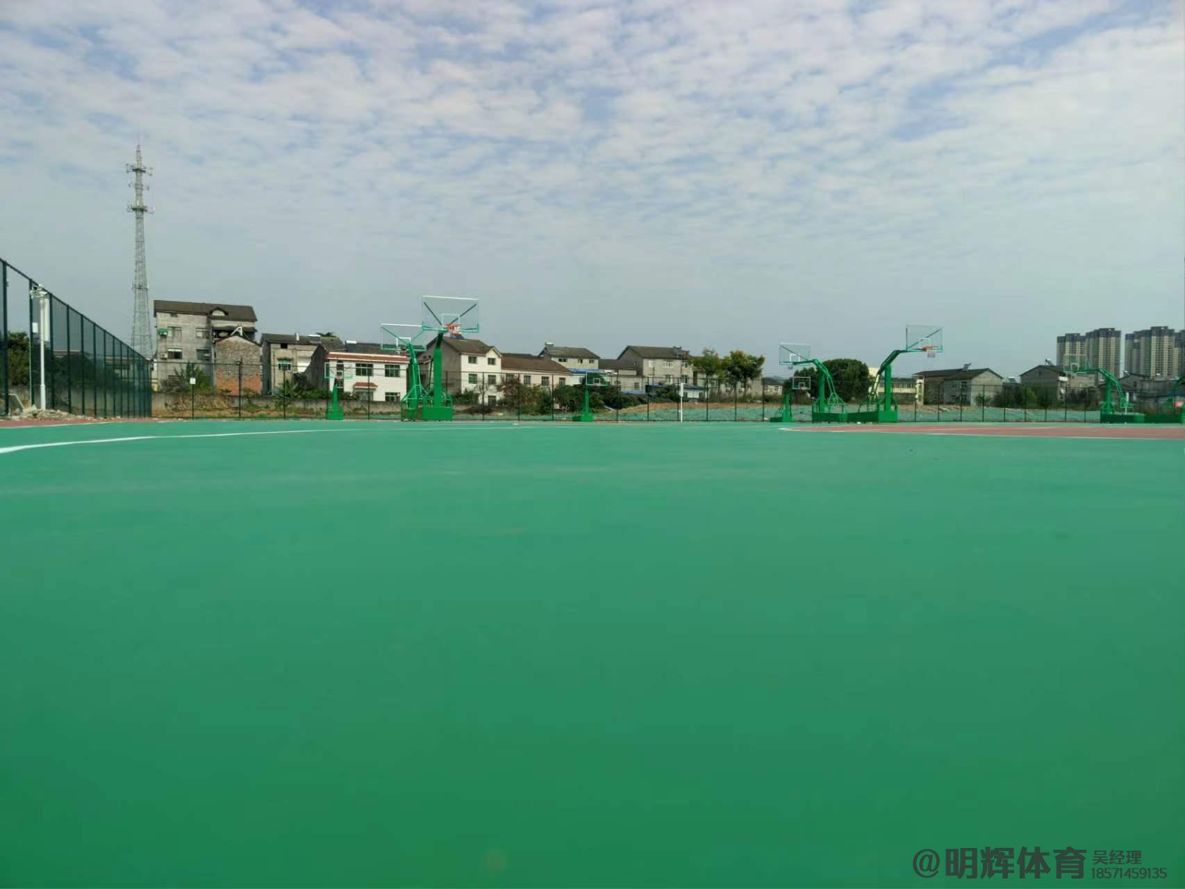 EPDM塑胶跑道硬地丙烯酸球场的优缺点